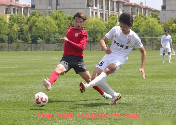 江南体育APP下载-2012年英超球衣设计及球队表现回顾