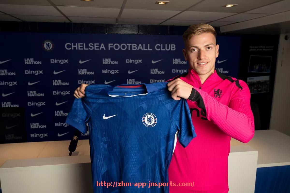 江南体育APP下载-实况足球游戏中对应的英超球队介绍及阵容对比